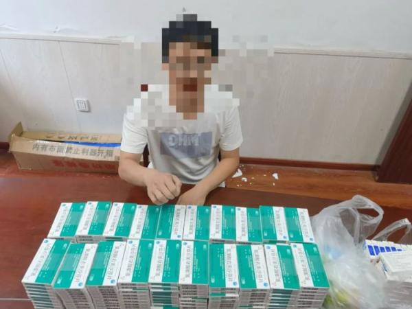 男子嗑药，货源竟是药店！