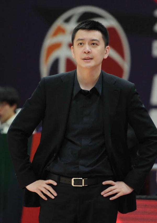 9月17日,辽宁男篮官宣球队助教乌戈接替杨鸣担任球队主教练一职,在