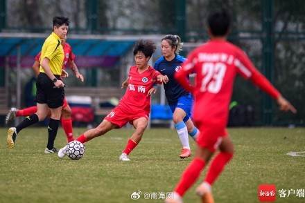 体育评论员马良:琼中女足冲超成功难能可贵 体育评论员马良:琼中女足冲超成功难能可贵