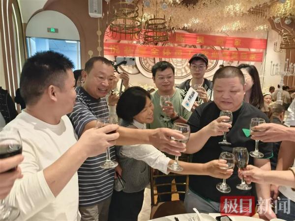 曾悬赏百万如今寻子成功！武汉妈妈高调举办答谢宴，原因让人动容