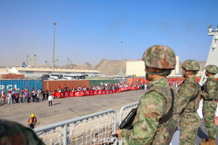 中国海军第44批护航编队抵达阿曼友好访问 中国海军第44批护航编队抵达阿曼友好访问