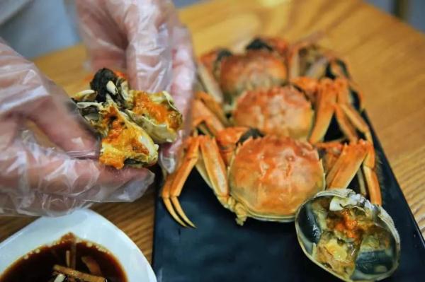 想吃螃蟹？！这一高校：“安排！每人6只！”