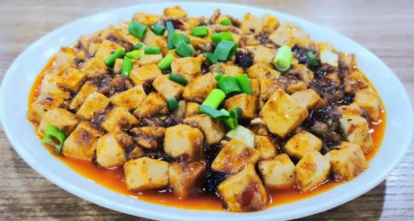 想吃螃蟹？！这一高校：“安排！每人6只！”