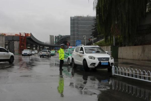 兰州：今起，这条主干道这样走→