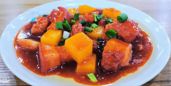 想吃螃蟹？！这一高校：“安排！每人6只！”