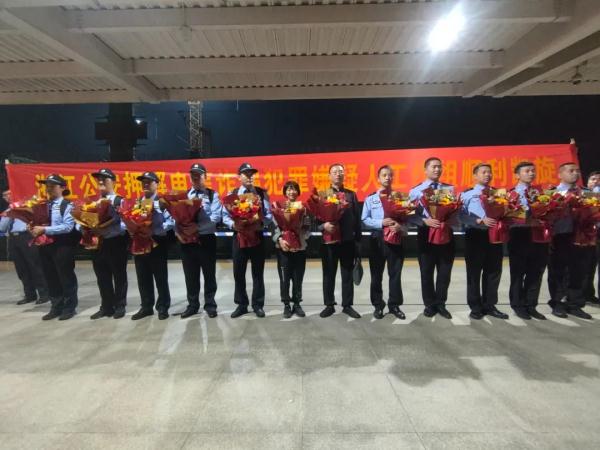 浙江公安押解回148名缅北电诈犯罪嫌疑人 浙江公安押解回148名缅北电诈犯罪嫌疑人