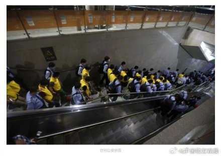 50名缅北电诈嫌疑人被连夜押解回台州 50名缅北电诈嫌疑人被连夜押解回台州
