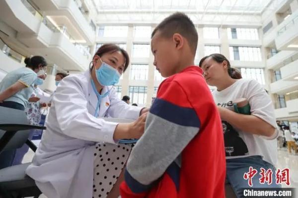 上热搜的“支原体肺炎”究竟是啥？该如何治疗？
