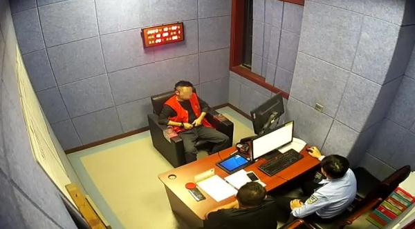 摆拍完毕直接拎走!这个外卖员的行为把顾客气笑了...放在家门口的都要注意了→ 摆拍完毕直接拎走!这个外卖员的行为把顾客气笑了...放在家门口的都要注意了→