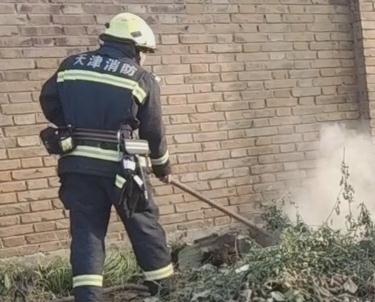 小学生发现火情及时报警并分析案情，这些安全知识要教给孩子！