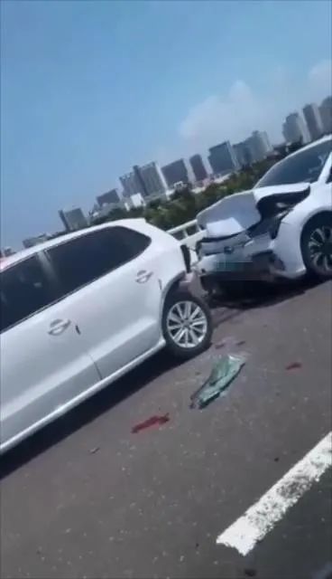 海口世纪大桥三车追尾致1死案宣判