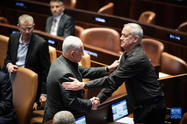 内塔尼亚胡在以色列议会介绍紧急政府情况 内塔尼亚胡在以色列议会介绍紧急政府情况