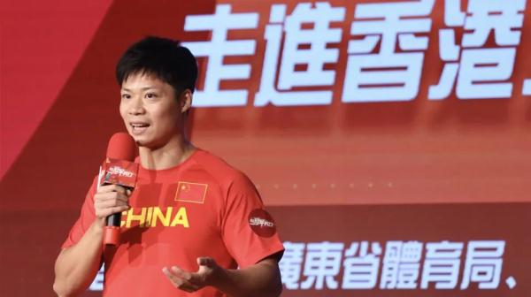 在香港,苏炳添透露了自己夺冠的“秘诀”→ 在香港,苏炳添透露了自己夺冠的“秘诀”→