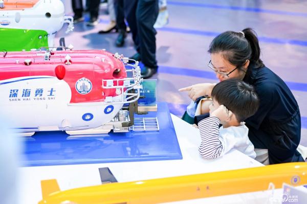 “大国重器”集中亮相2023世界航海装备大会 “大国重器”集中亮相2023世界航海装备大会