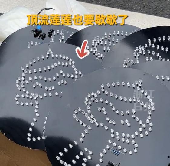 “飞飞”上岗！杭州红绿灯换新