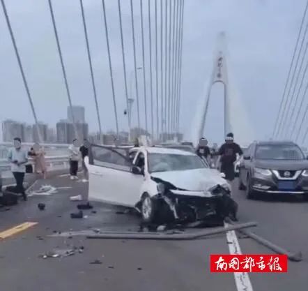 两车碰撞！海口世纪大桥又出事故，人员均无生命危险