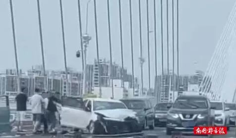 两车碰撞！海口世纪大桥又出事故，人员均无生命危险