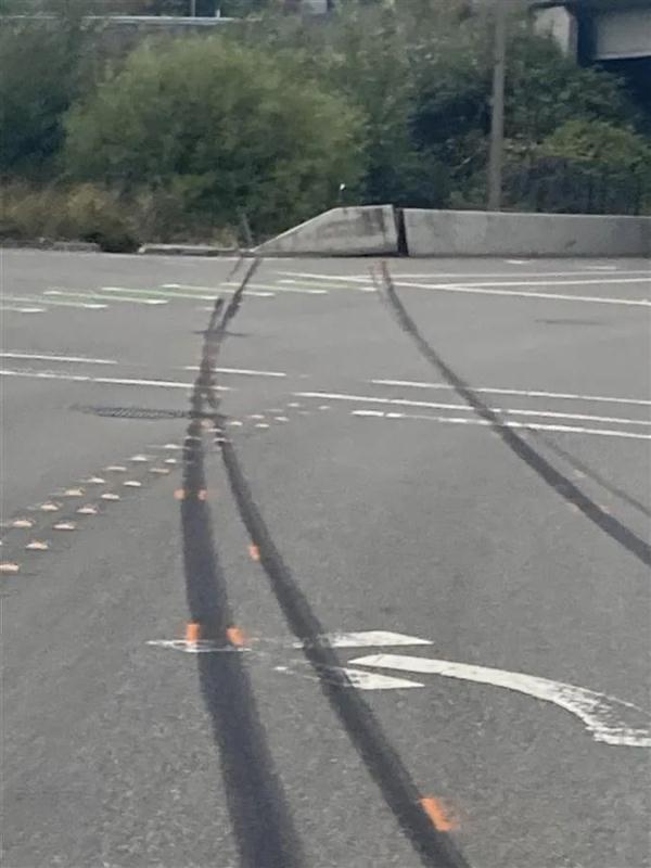 中国女子在美国酒驾出车祸致男伴死亡,疑已回国?当地发出逮捕令 中国女子在美国酒驾出车祸致男伴死亡,疑已回国?当地发出逮捕令