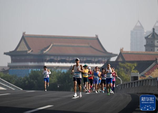 2023天津马拉松鸣枪开跑