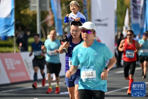 2023天津马拉松鸣枪开跑