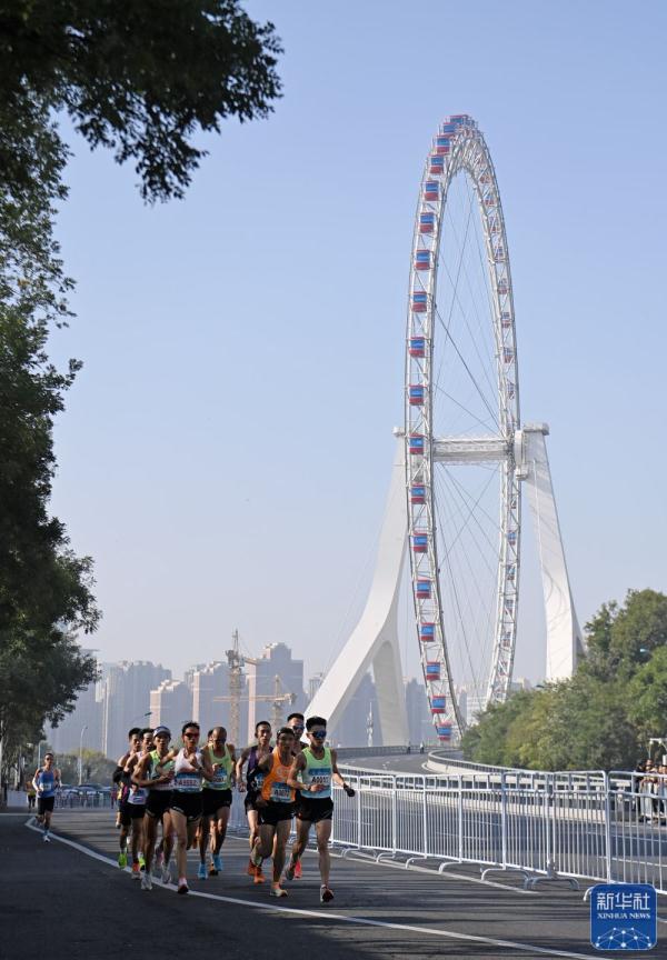 2023天津马拉松鸣枪开跑
