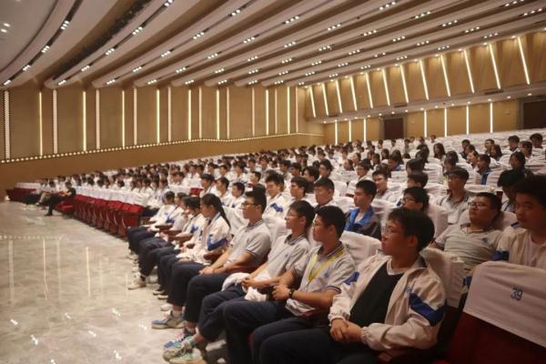 从职高生“逆袭”成为博士，多所学校关注这位浙江小伙