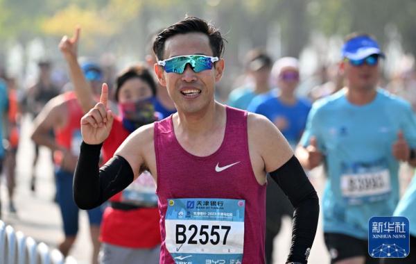 2023天津马拉松鸣枪开跑
