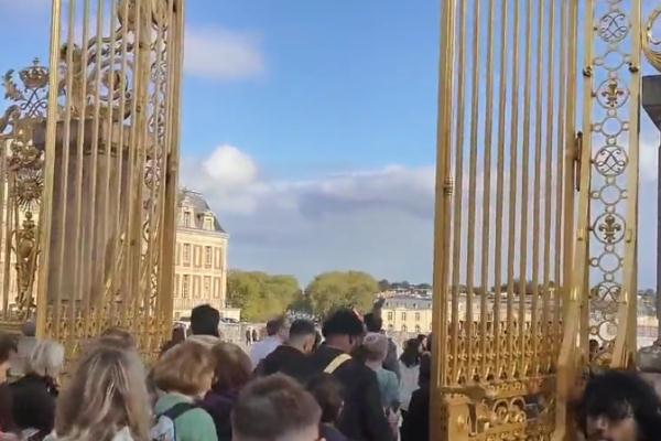 突发!法国面临“最高级恐袭威胁”,卢浮宫、火车站紧急疏散 突发!法国面临“最高级恐袭威胁”,卢浮宫、火车站紧急疏散