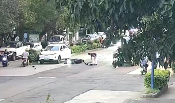 “开门杀”！海口一电动车车主不幸身亡