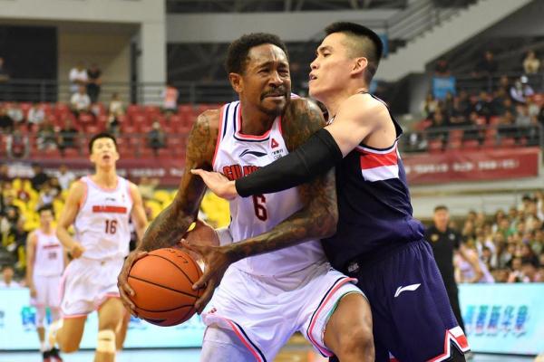 CBA季前赛:广东华南虎胜广州龙狮 CBA季前赛:广东华南虎胜广州龙狮