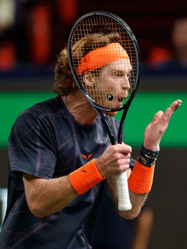 网球胡尔卡奇获得上海大师赛单打冠军