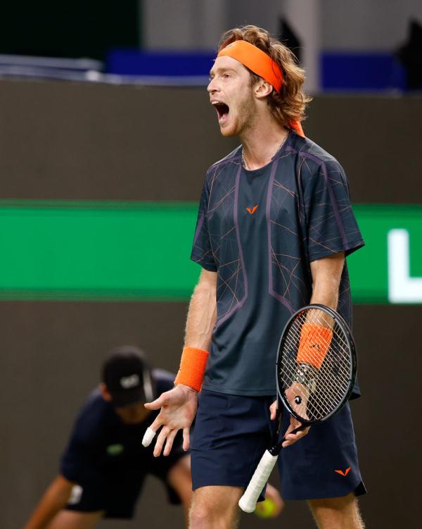 网球胡尔卡奇获得上海大师赛单打冠军