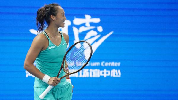 逆转获胜!郑钦文首获WTA500赛冠军 逆转获胜!郑钦文首获WTA500赛冠军