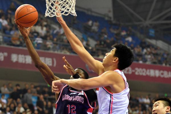 CBA季前赛:广东华南虎胜广州龙狮 CBA季前赛:广东华南虎胜广州龙狮