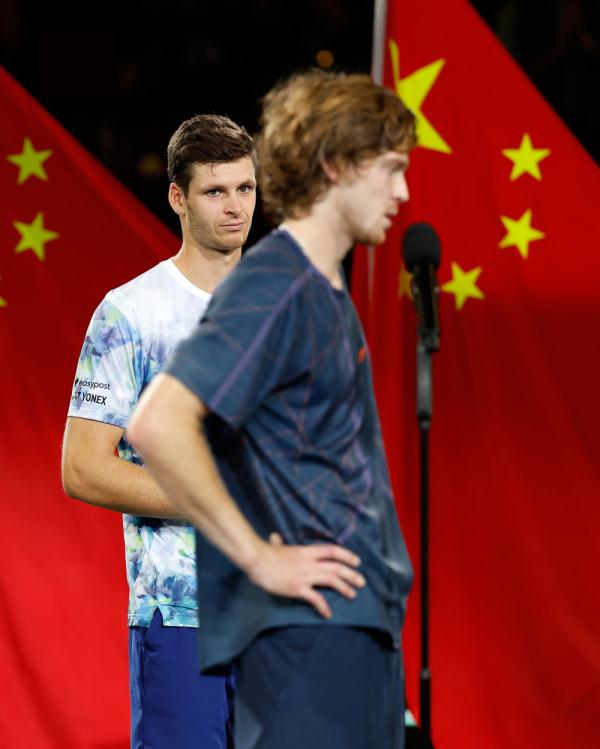 网球|胡尔卡奇获得上海大师赛单打冠军 网球|胡尔卡奇获得上海大师赛单打冠军