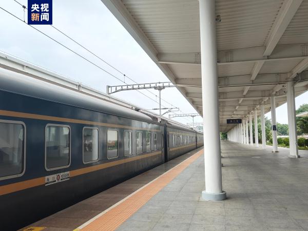 受琼州海峡停运影响海南进出岛旅客列车停运