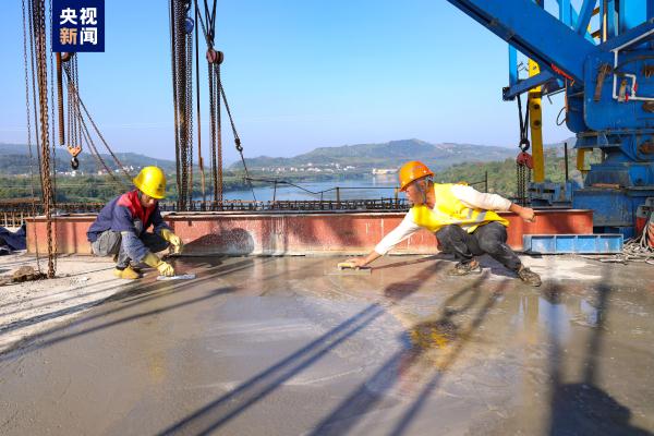 进度刷新!湘桂铁路柳江双线特大桥合龙 实现南北贯通 进度刷新!湘桂铁路柳江双线特大桥合龙 实现南北贯通