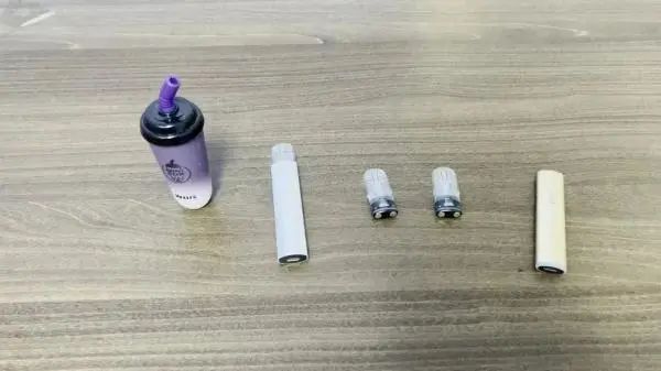 烟弹“加料”让人“上头” ，湖北襄阳斩断“上头电子烟”制贩链条