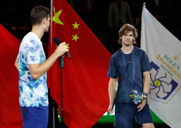 网球|胡尔卡奇获得上海大师赛单打冠军 网球|胡尔卡奇获得上海大师赛单打冠军