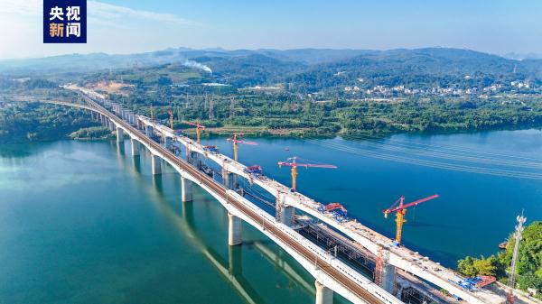 进度刷新!湘桂铁路柳江双线特大桥合龙 实现南北贯通 进度刷新!湘桂铁路柳江双线特大桥合龙 实现南北贯通