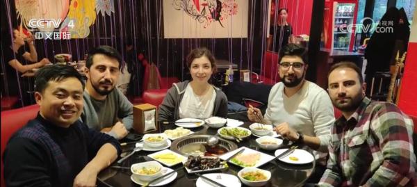 搭乘中国列车来到伊斯坦布尔街头 “中国造”搭建“一带一路”民心之桥 搭乘中国列车来到伊斯坦布尔街头 “中国造”搭建“一带一路”民心之桥