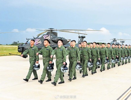 铁翼飞旋！直击某陆航旅海上实弹射击训练