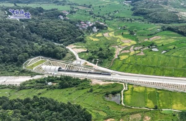 好消息!这条高铁预计年底通车 好消息!这条高铁预计年底通车