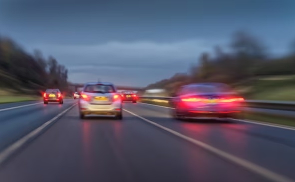 美媒：美国男子因超速行驶，被开140万美元“天价罚单”