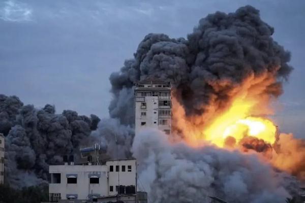 中国紧急援助,美国调去航母 中国紧急援助,美国调去航母