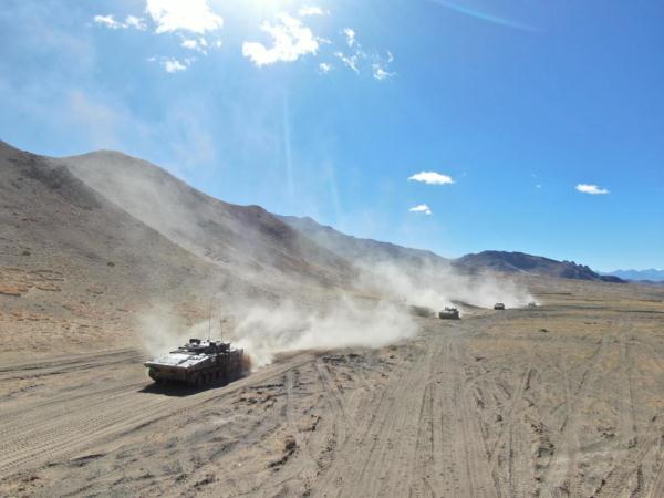 第76集团军某旅组织实弹射击演练砥砺胜战硬功