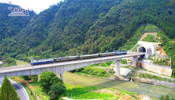 好消息!这条高铁预计年底通车 好消息!这条高铁预计年底通车