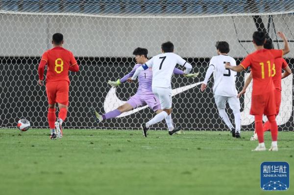 足球丨国际邀请赛：中国队不敌乌兹别克斯坦队