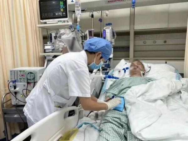 剧毒！男子吃了这种“美味”险丧命，医生紧急提醒