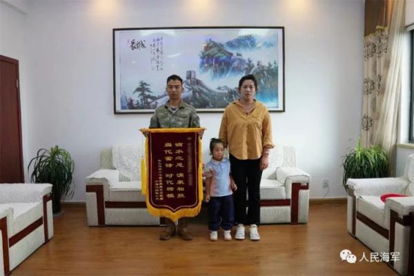 崔占楼、王宁，你们救人的样子真帅！